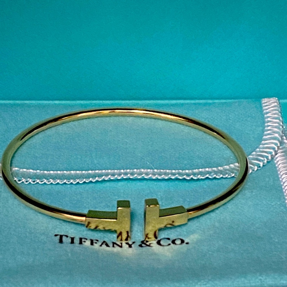 Tiffany & Co - Tiffany T Wire Bracelet 18K Gold